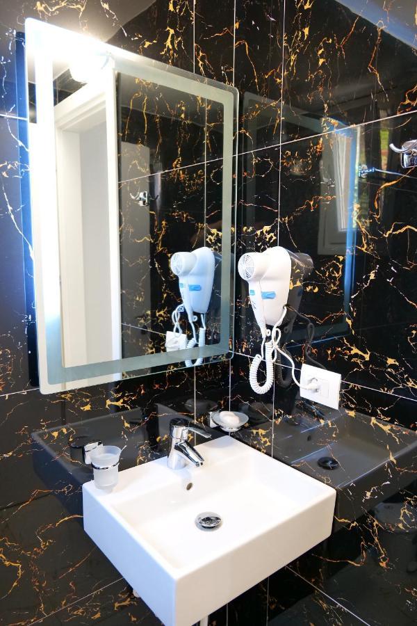 Elite Hotel Саранда Экстерьер фото