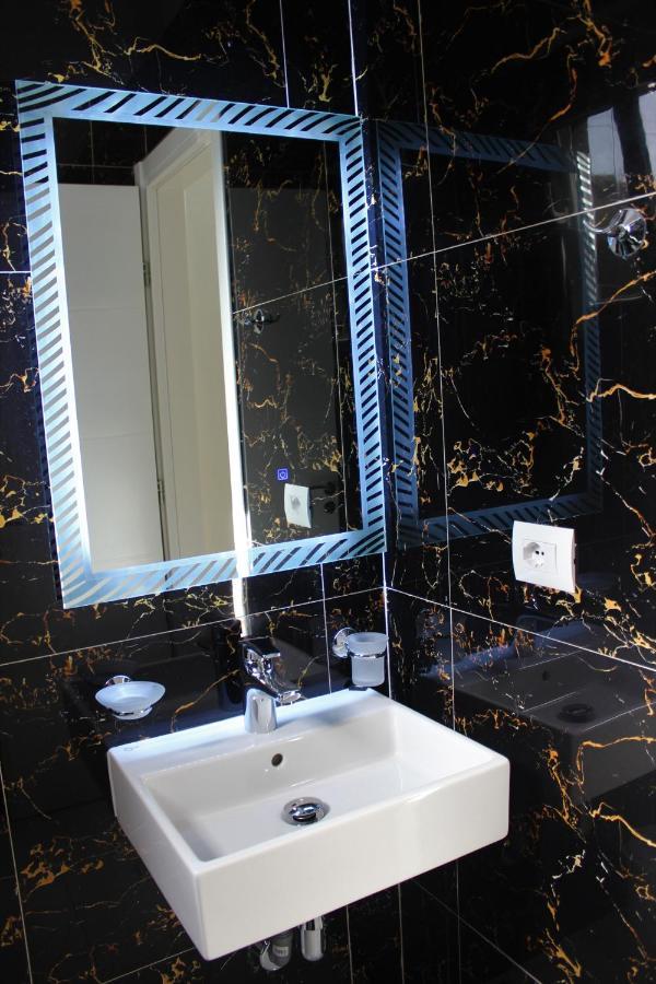 Elite Hotel Саранда Экстерьер фото