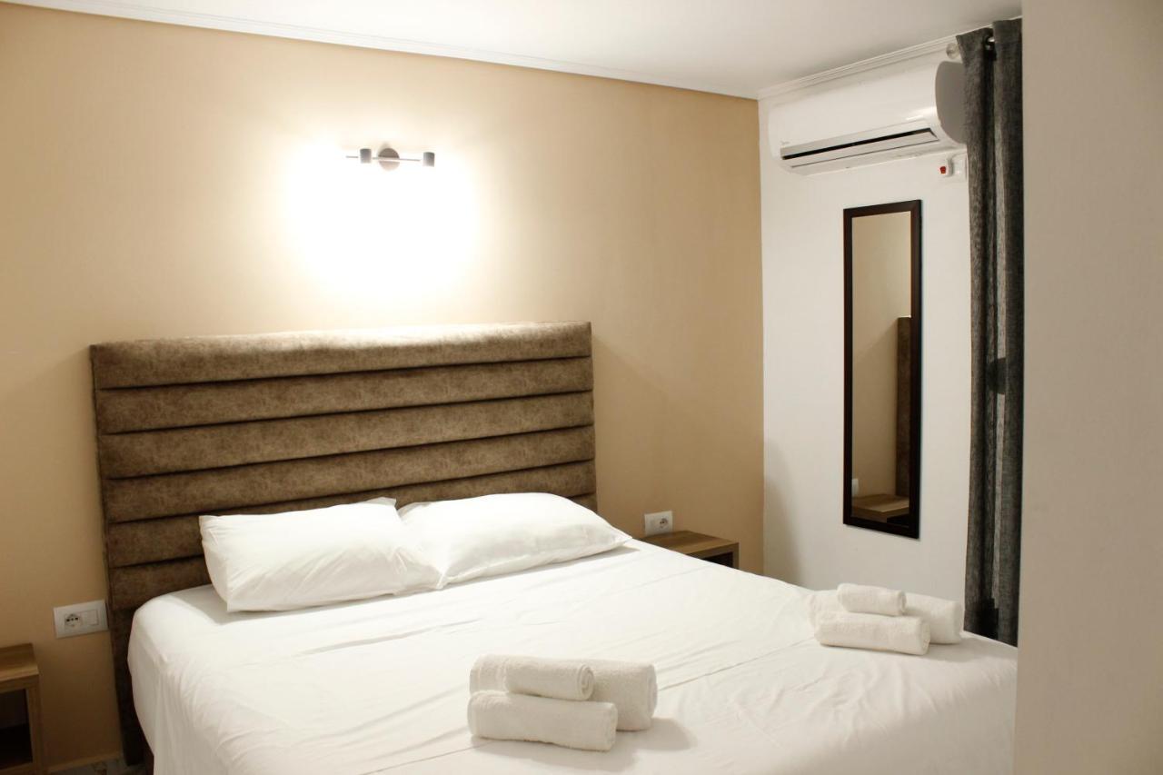 Elite Hotel Саранда Экстерьер фото